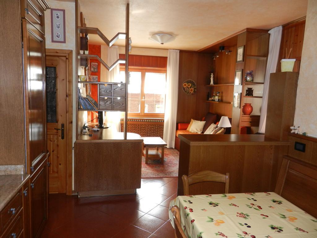 Apartamento Casa Elda Isolaccia Habitación foto
